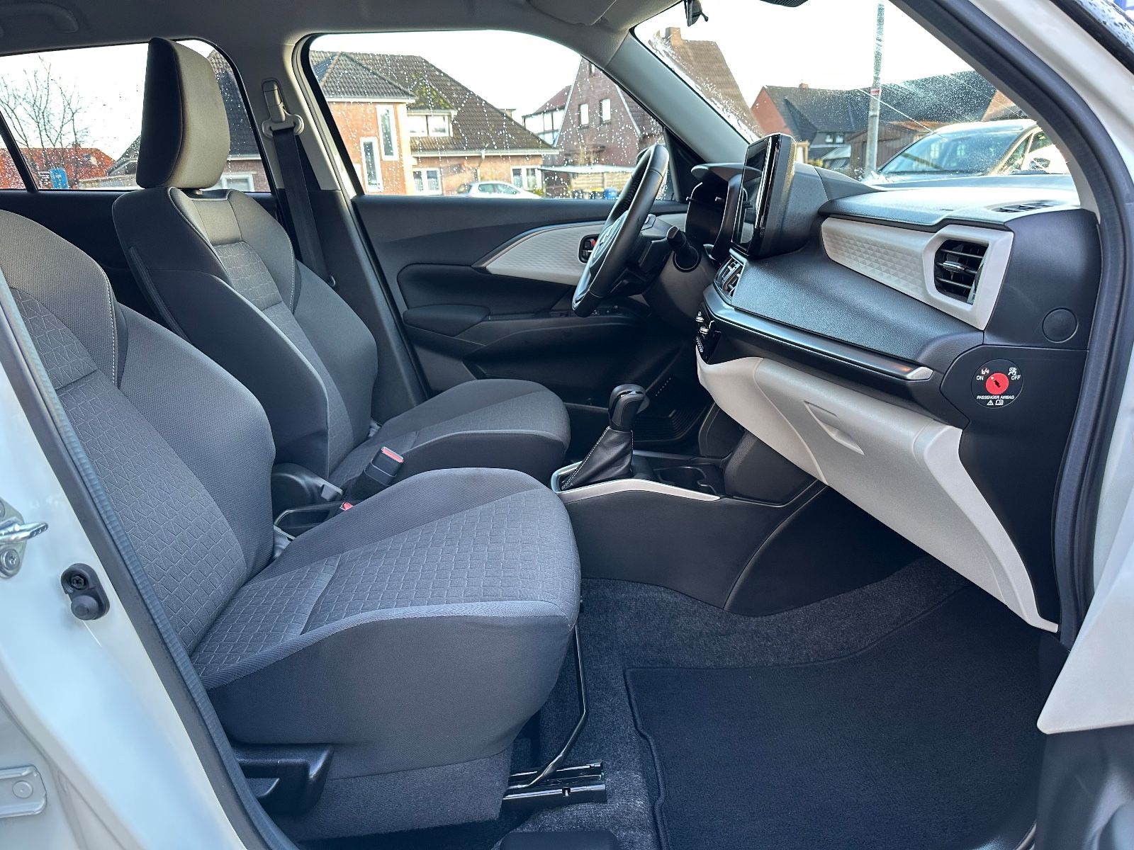 Fahrzeugabbildung Suzuki Swift 1.2 Dualjet Hybrid Comfort+ ACC/Navi/LED