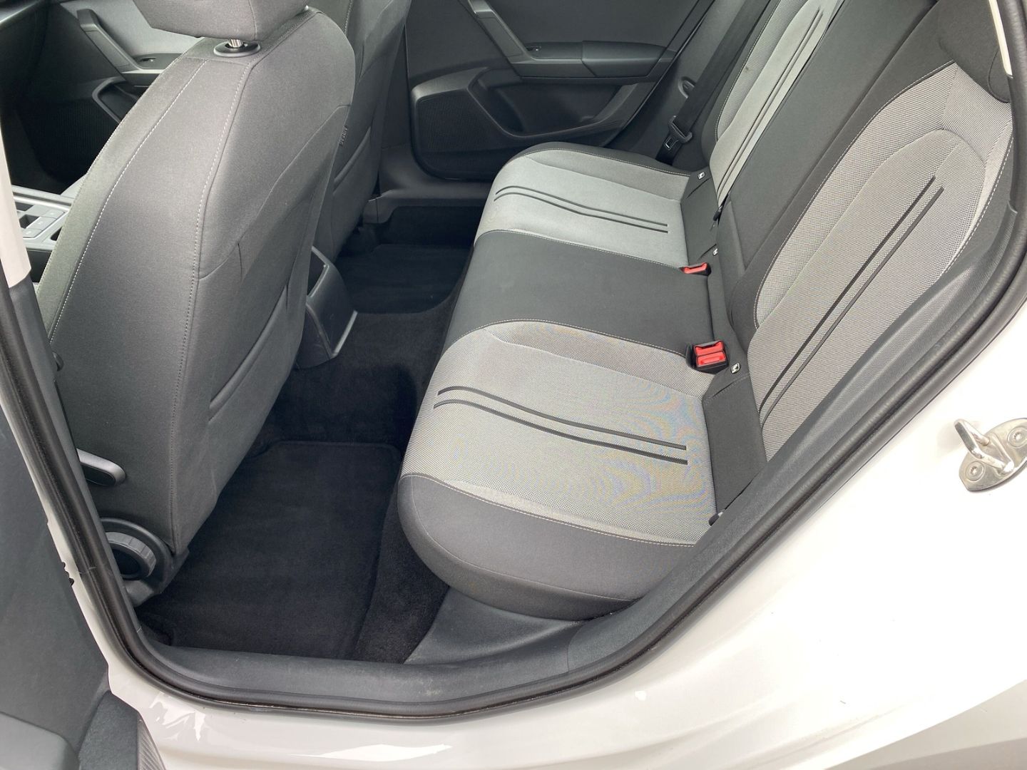 Fahrzeugabbildung SEAT Leon Sportstourer Style Navi Digitales Cockpit L
