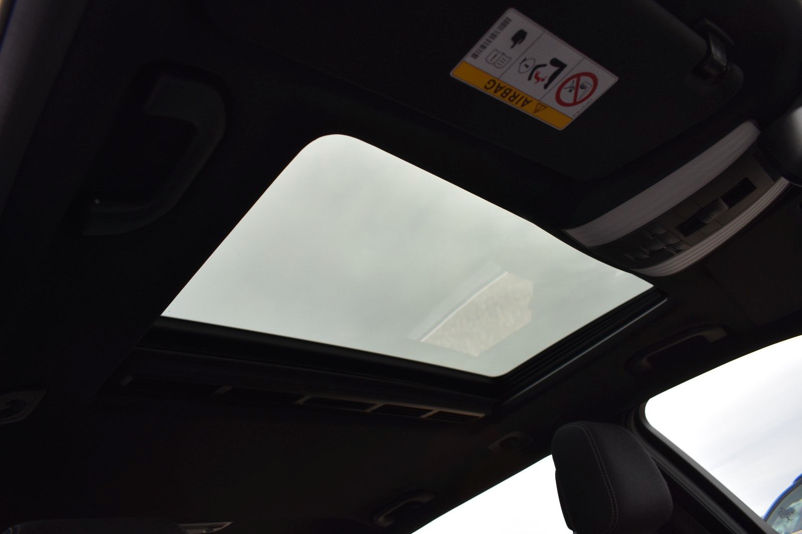 Fahrzeugabbildung Mercedes-Benz E 220 E T-Modell E 220 CDI BlueEfficiency