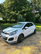 Kia Rio, tiefergelegt, Sportoptik und Sound - Kia Rio: Sport