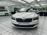 Skoda Superb Combi Ambition Neue Wartung,Kamera, - Skoda Superb Gebrauchtwagen in Mülheim (Ruhr)