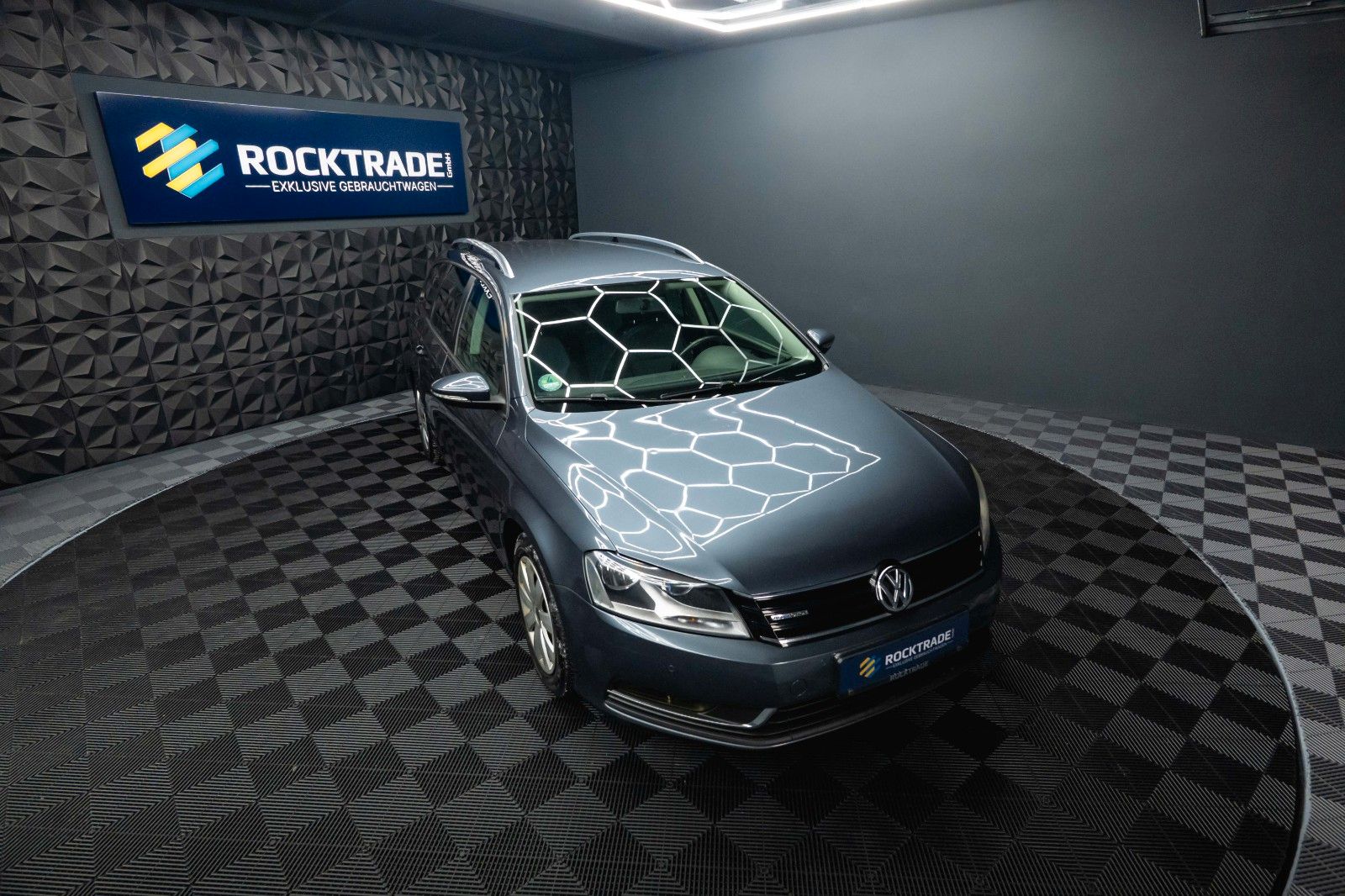 Fahrzeugabbildung Volkswagen Passat Variant 1.6 TDI Trendline BlueMotion TÜV