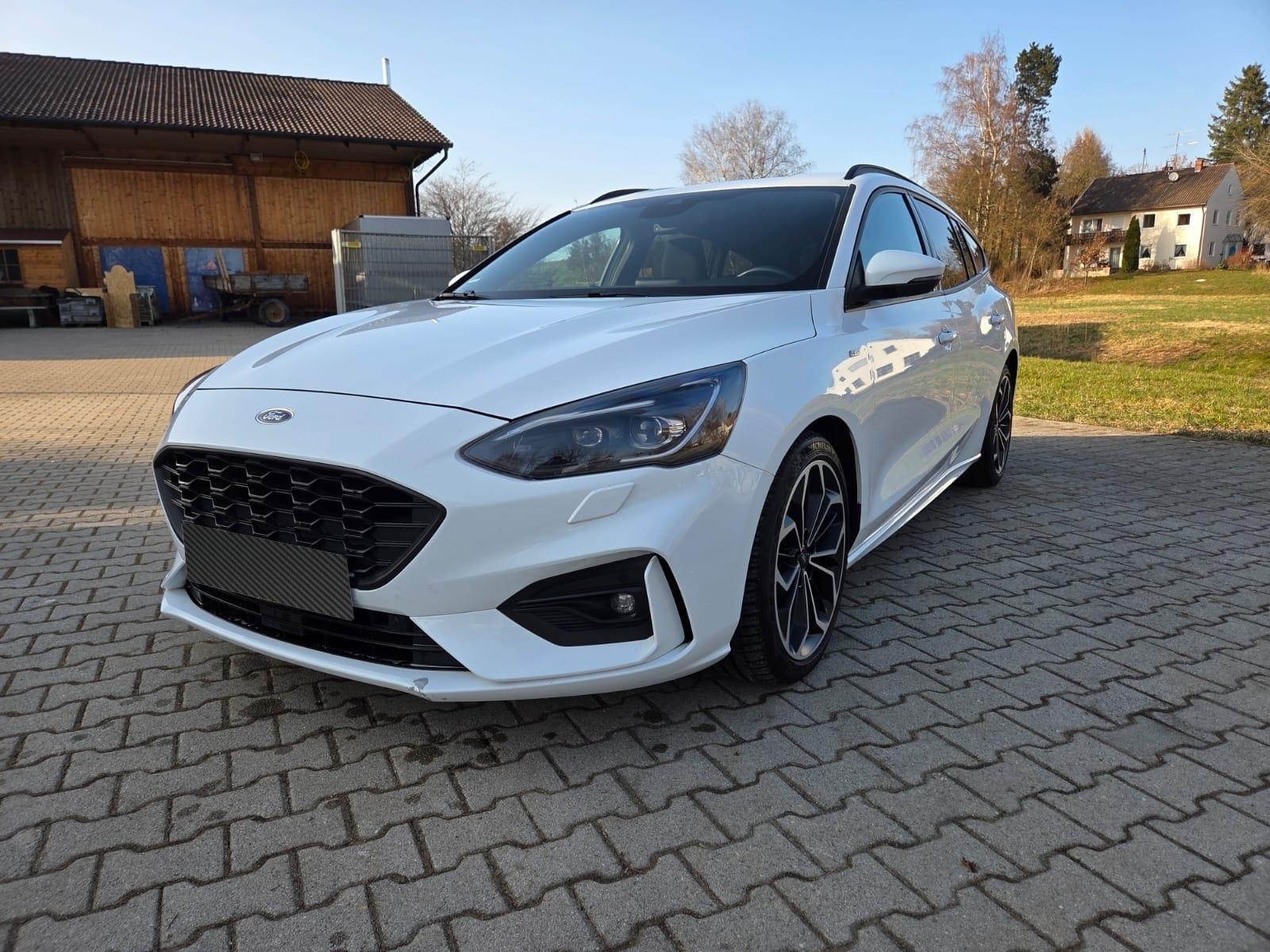 Ford Focus Turnier 2.0 110KW ST-Line -Automatic-LED