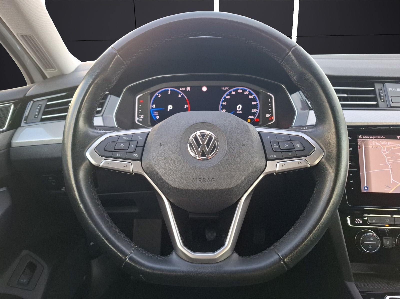 Fahrzeugabbildung Volkswagen Passat Variant TDI Business DSG Standhzg LED Nav