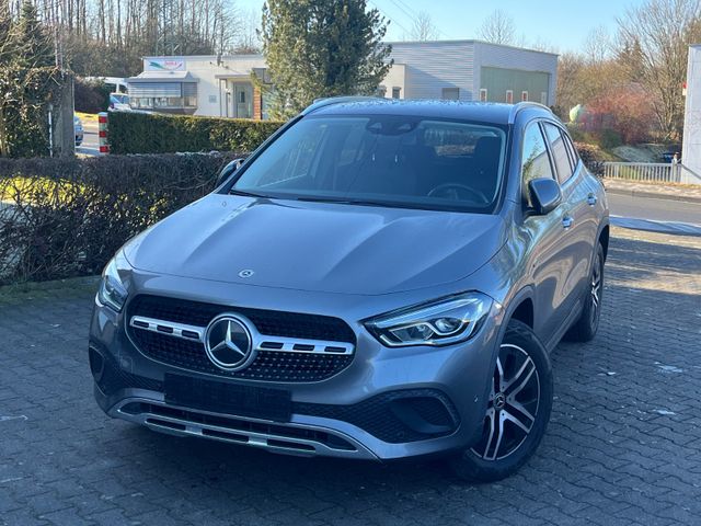 Mercedes-Benz GLA 250e Progressive LED Widescreen 18* Ambiente