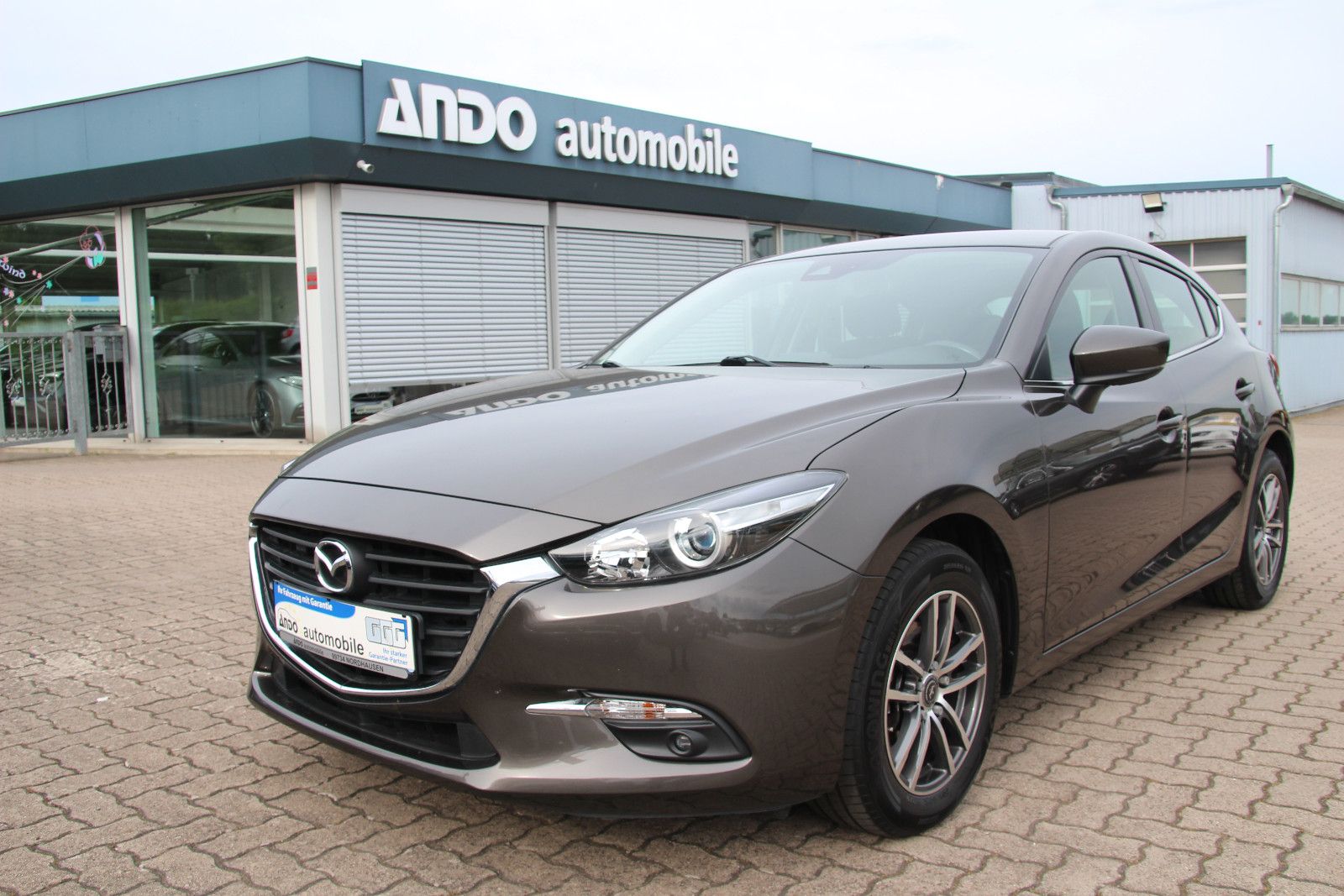 MAZDA 3