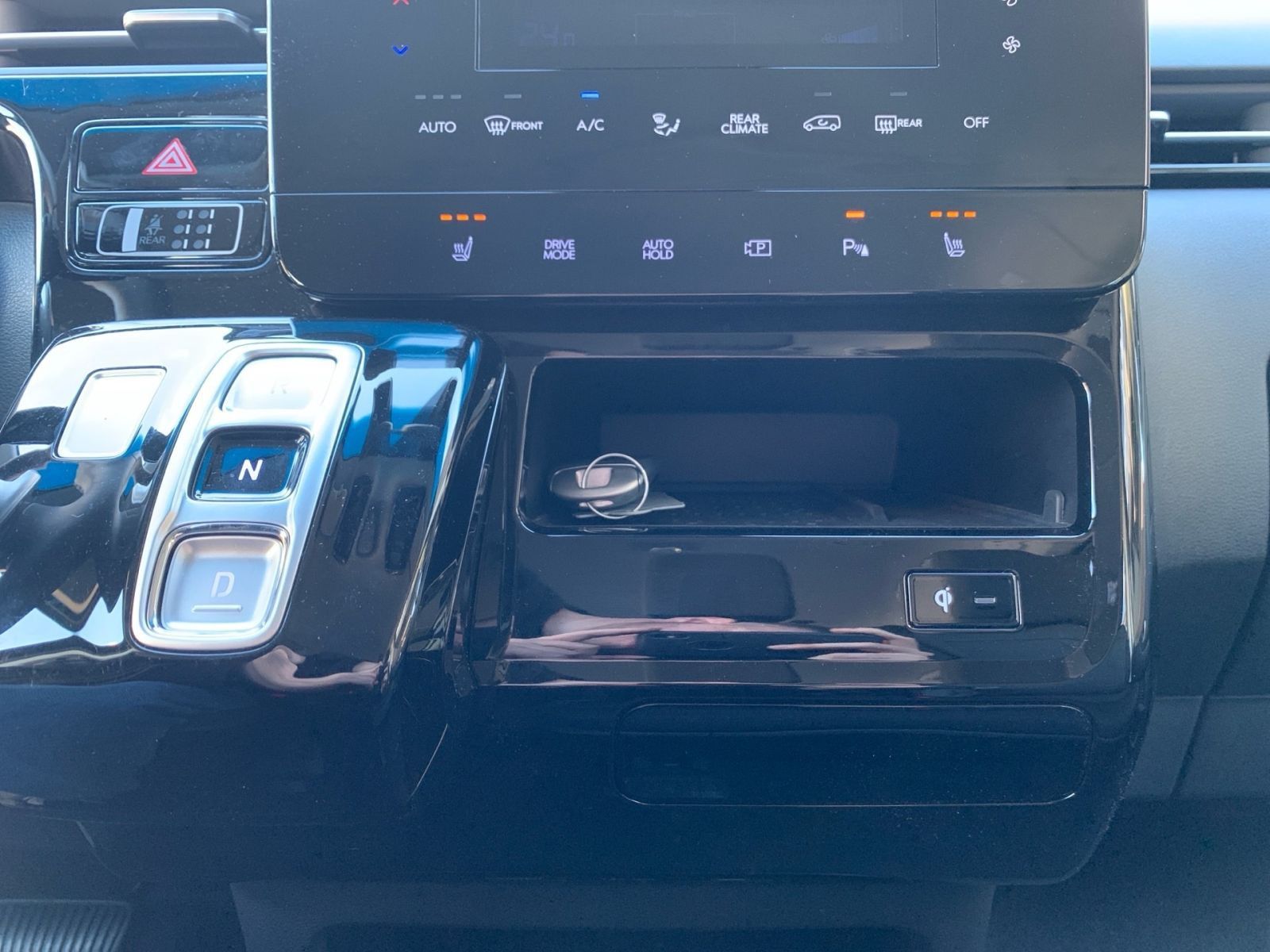 Fahrzeugabbildung Hyundai STARIA 2.2 CRDi Trend 8-AT 9-Sitzer ParkPak.