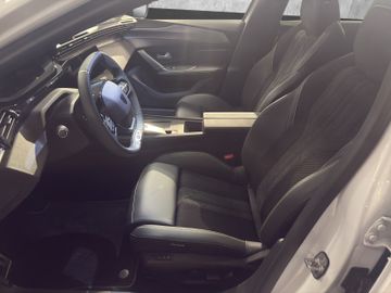 Peugeot 408 GT Plug-In Hybrid 225 360+AHK+PANO+Navi+SHZ