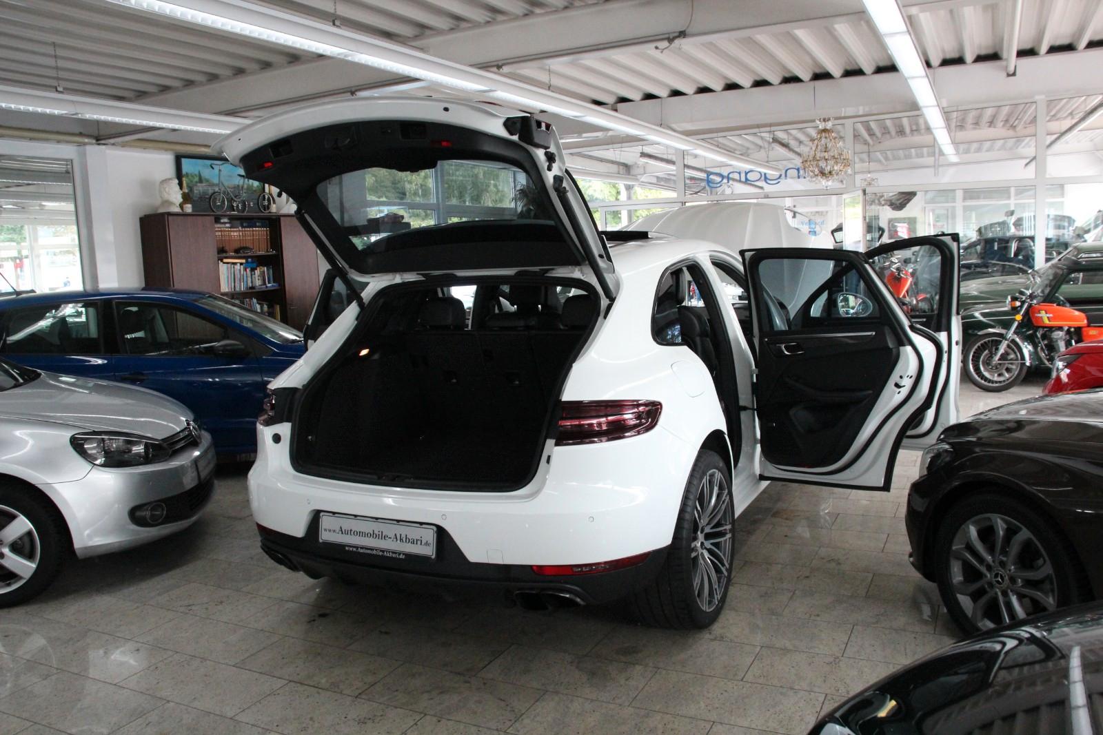 Porsche Macan Turbo *BOSE/Pano/Sitzbelüftung*