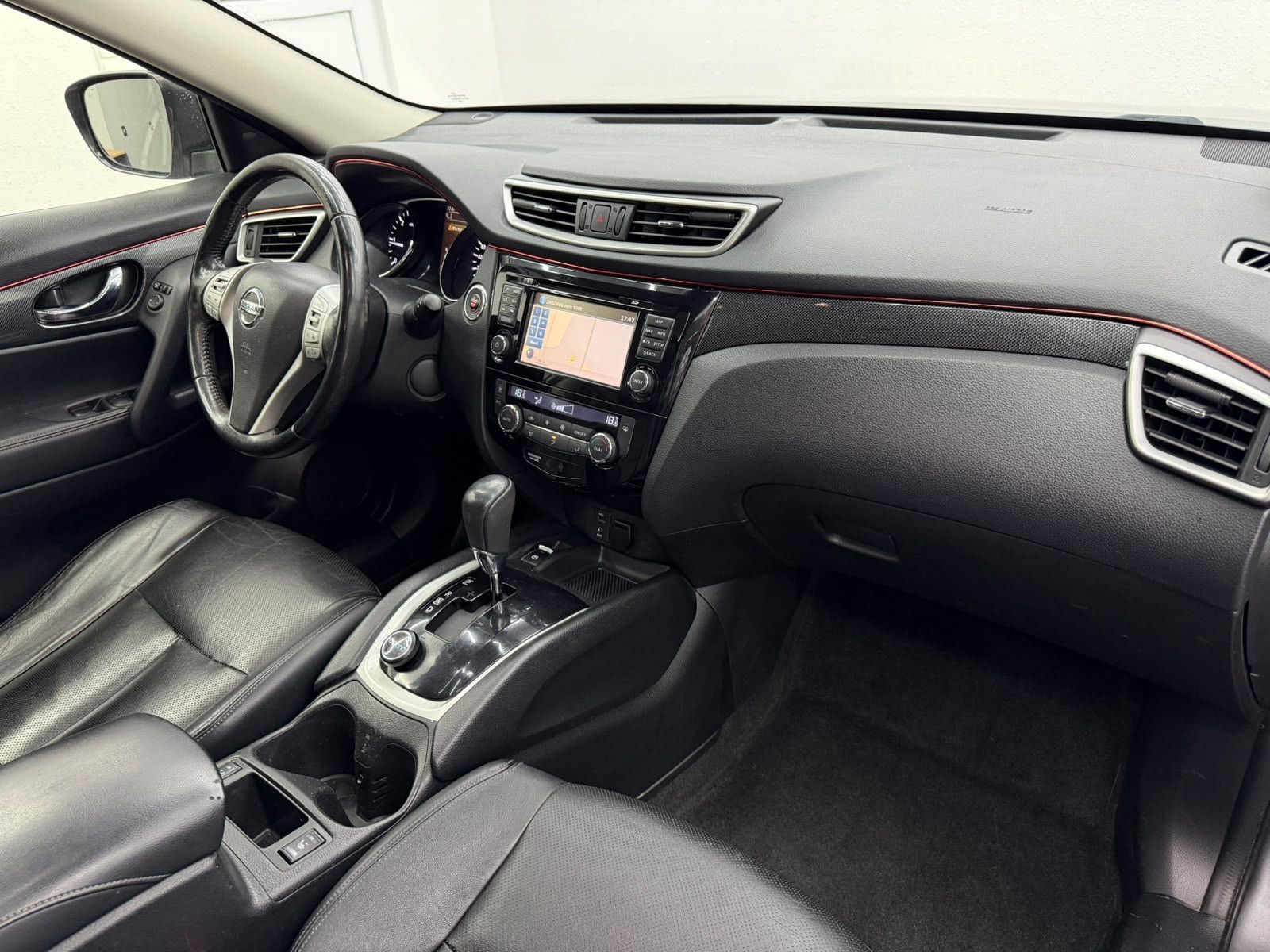 Fahrzeugabbildung Nissan X-Trail dCi Aut./AHK/PANO/LEDER/360*/SCHECKHEFT
