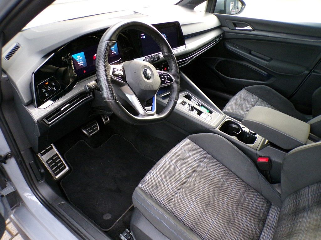 Fahrzeugabbildung Volkswagen Golf VIII 1,4 GTE DSG *LEDMatrix*NAVI*DigitalCoc
