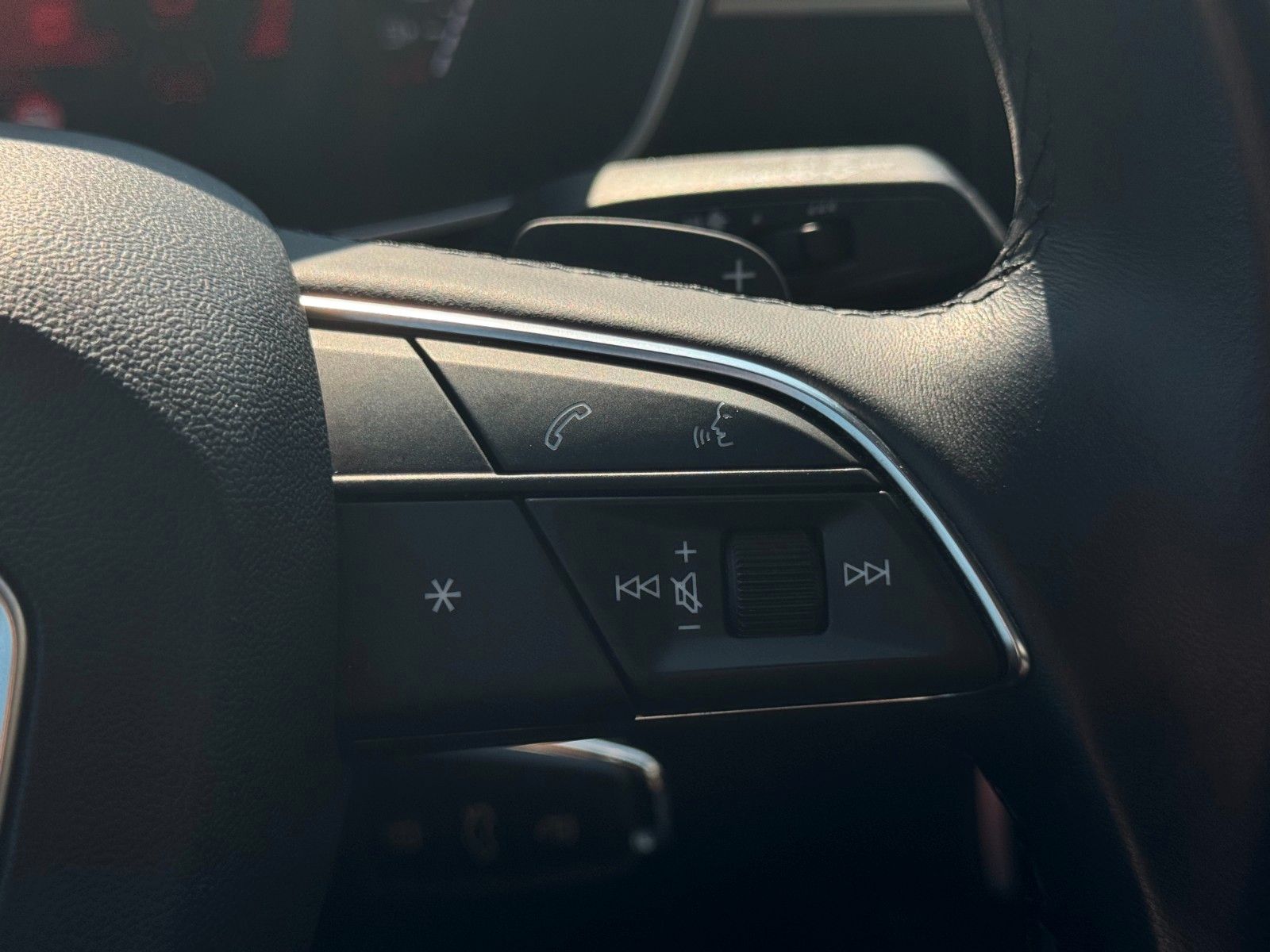 Fahrzeugabbildung Audi Q3 45 TFSI e S tronic Sonos Virtual Pano CAM ACC