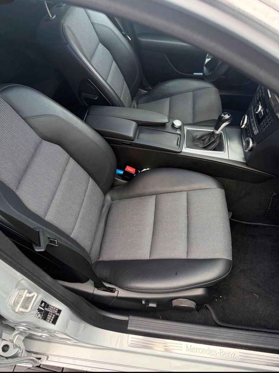 Mercedes-Benz 220 2011 — photo 7