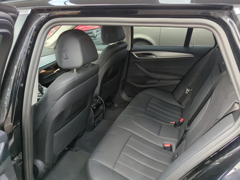BMW 530e Touring A -