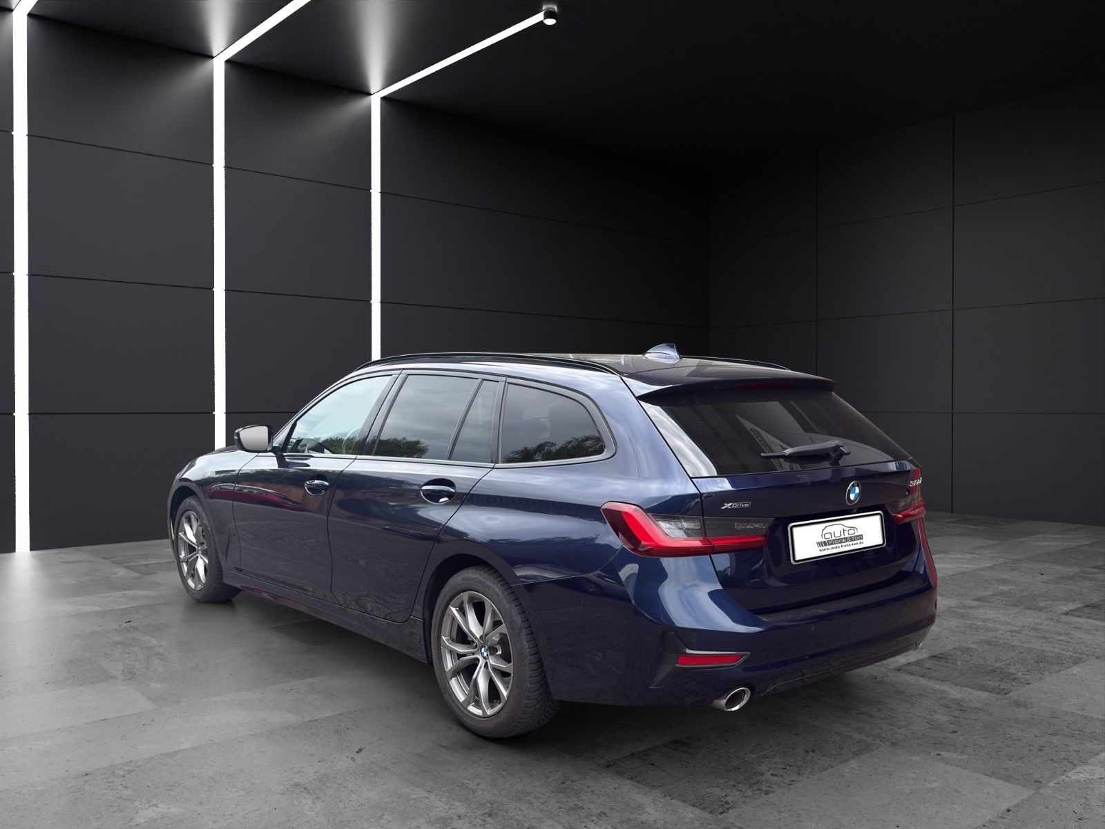 Fahrzeugabbildung BMW 320 d xDrive Touring *Ambiente*Sport Line* AHK*