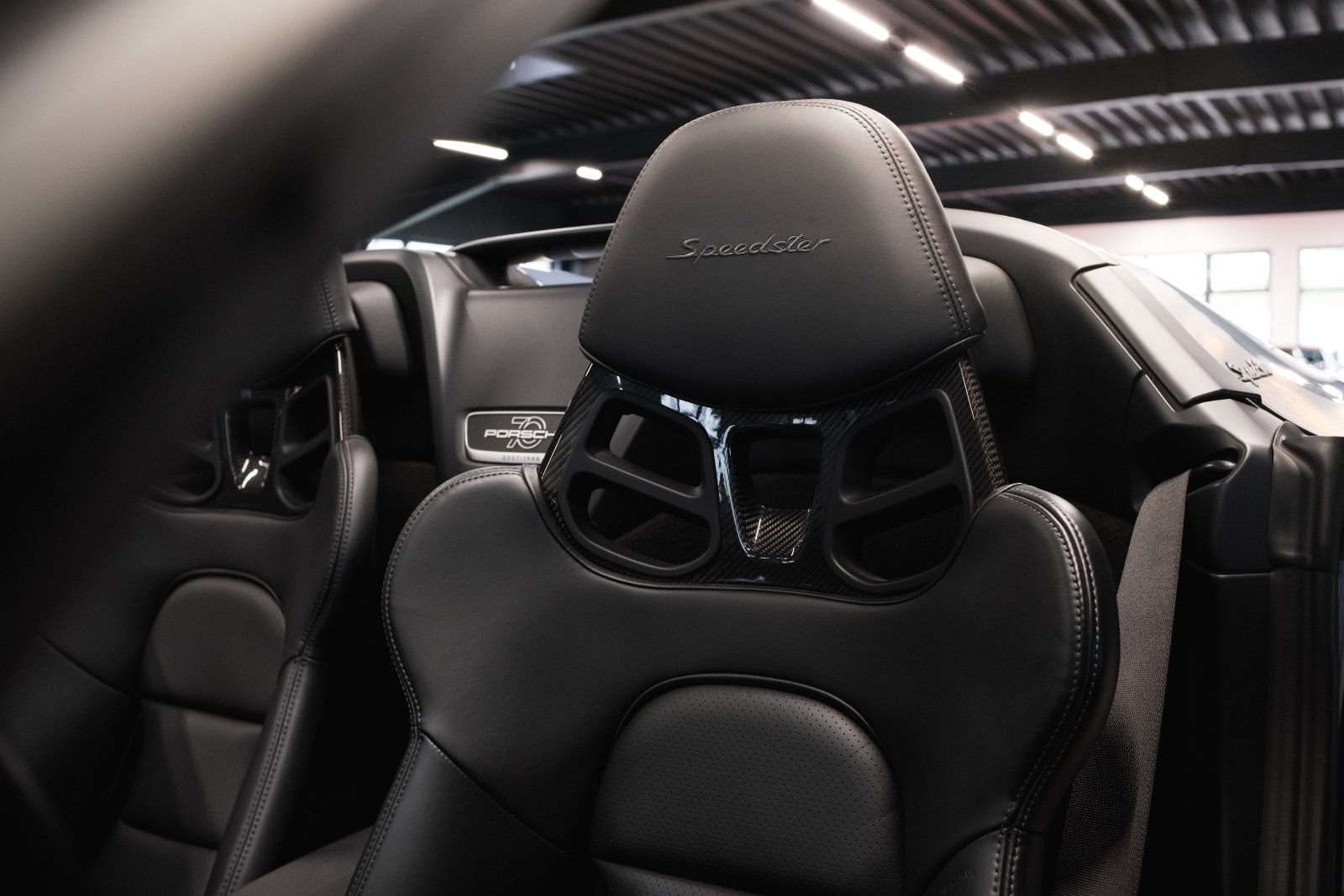 Fahrzeugabbildung Porsche 991/911 Speedster-PTS Aetnablau-Lift-DAB-Kamera