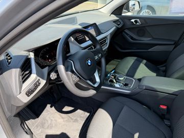 BMW 118 i AdvantageSport+LED+Pano+Navi+VirtCock+SHZ