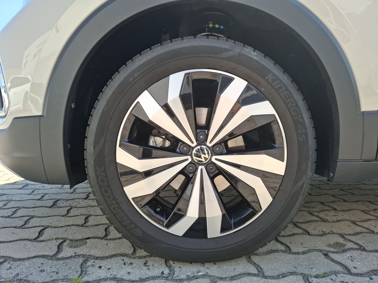 Fahrzeugabbildung Volkswagen T-Cross TSI Style Matrix AID ACC RFK SH LM