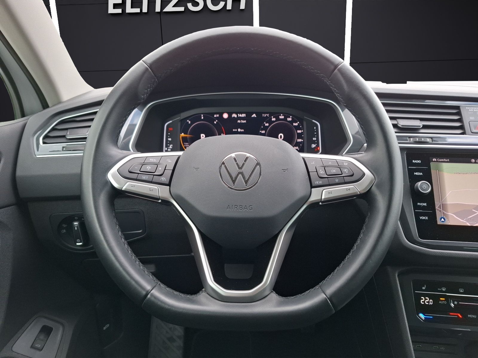 Fahrzeugabbildung Volkswagen Tiguan TDI Elegance DSG 4M Standhzg. Matrix Navi