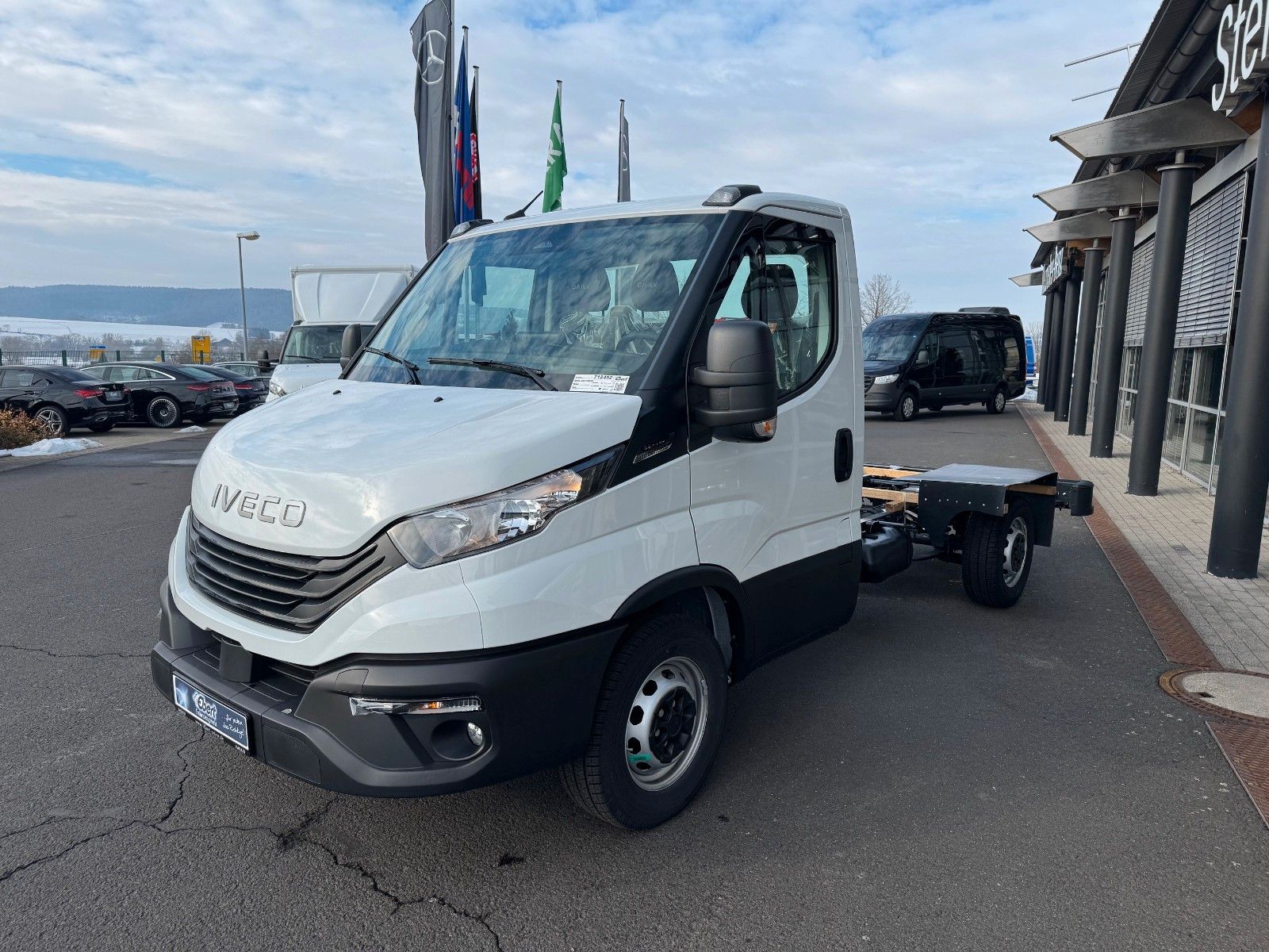 Fahrzeugabbildung Iveco Daily 35S14 HA8 Fahrgestell *R3.450mm*AHK*Luft*