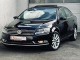 Volkswagen Passat 2.0 TDI Lim. Autom.*NAVI*SHZ*TEMPO*2.HD - Volkswagen Passat aus 2011: TDI