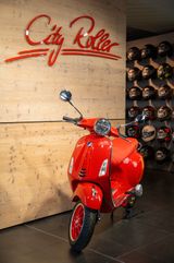 Vespa Primavera 50 4T E5 Red  offizielles Modell - VESPA 50 4T