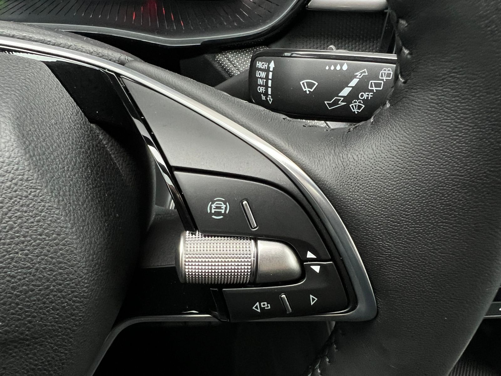 Fahrzeugabbildung SKODA Fabia Edition 130 1.0 TSI DSG *Garantie, LED, 15
