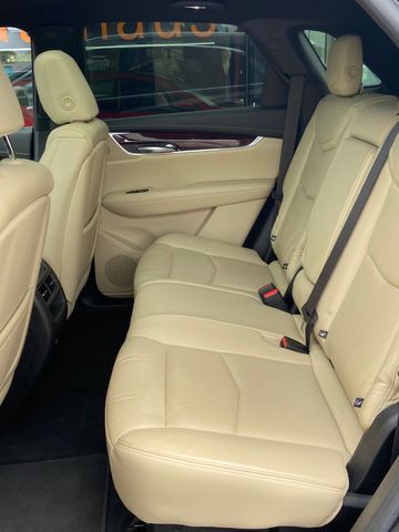 Fahrzeugabbildung Cadillac XT5 Premium AWD , NAVI+RFK*HEAD-UP*PANO*AHK