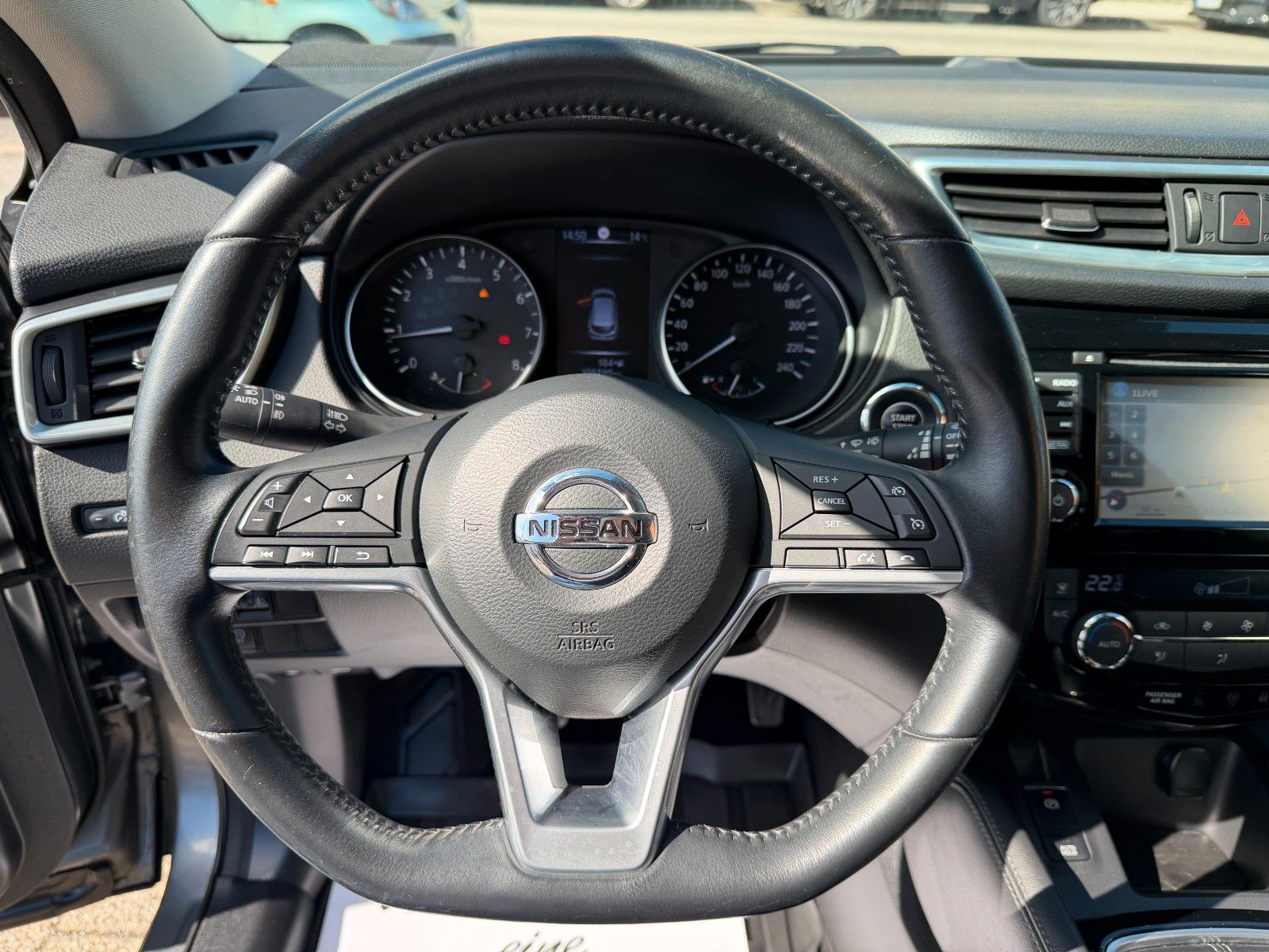 Fahrzeugabbildung Nissan Qashqai N-Connecta 1-HAND NAVI 360 KAMERA TEMPOM