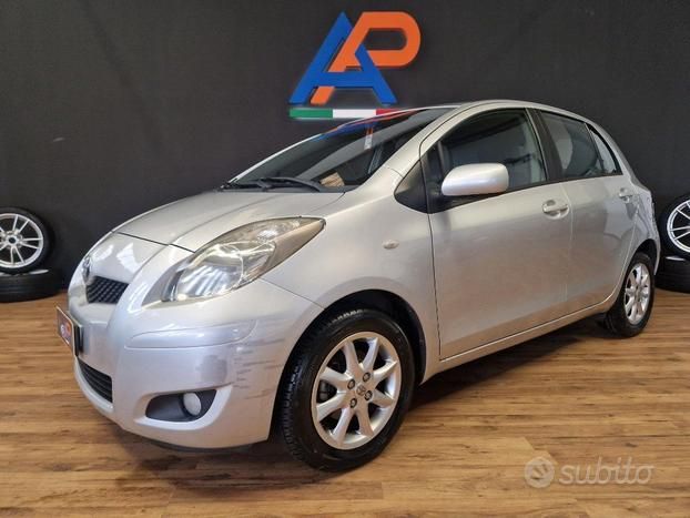 Toyota TOYOTA Yaris 1.3 5 porte Sol