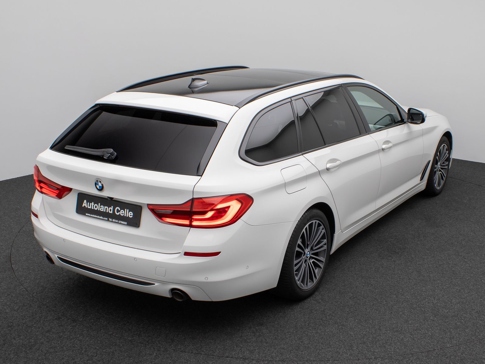 Fahrzeugabbildung BMW 520d Sport Line Kamera Panorama AHK HiFi Alarm