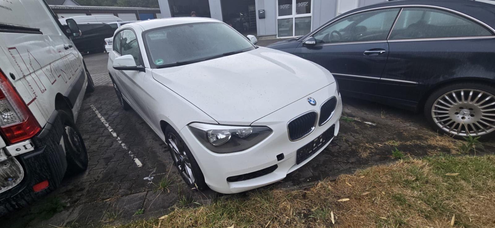 BMW 114 2014 — photo 10