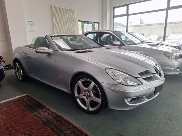 Mercedes-Benz SLK 350 AMG-PAKET*1.HD*VOLL*WIE NEU! JETZT! NOW!