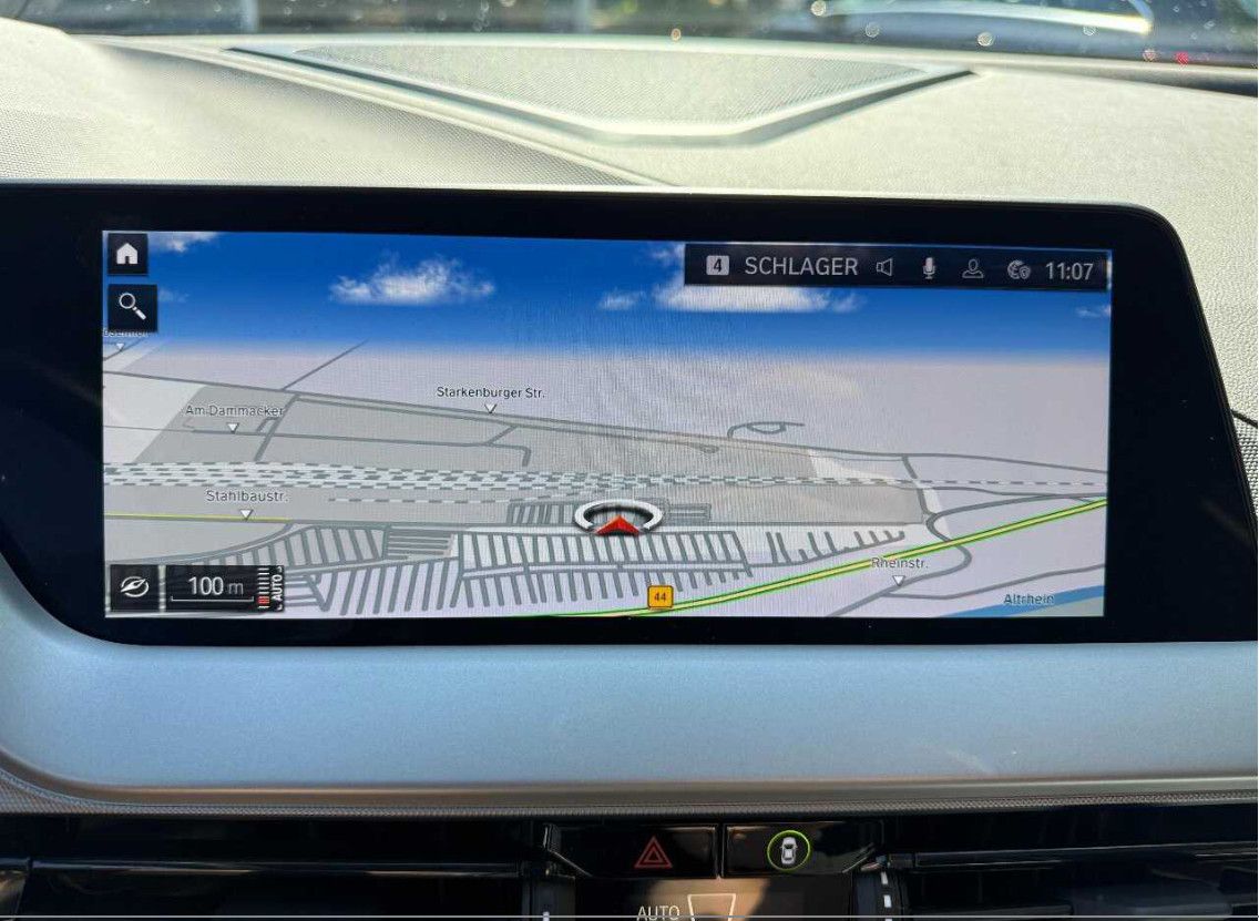 Fahrzeugabbildung BMW 118d AT8 Advan LED/ACC/NAVI/VIRTU/H&K/SHZ/AHK/8F