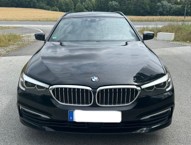 BMW 520d xDrive Touring A Mild-Hybrid Panoramadach