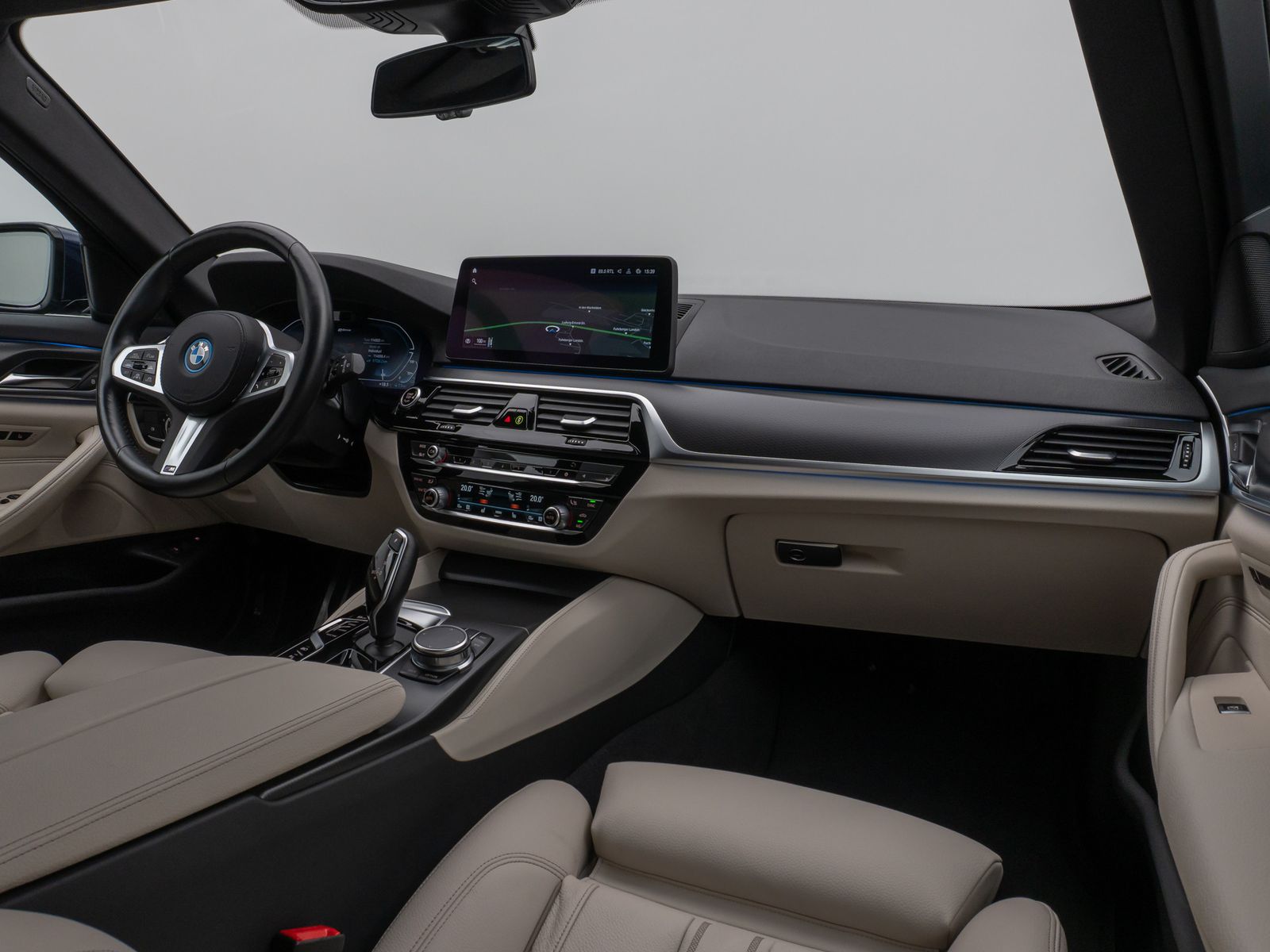 Fahrzeugabbildung BMW 530e xD M Sport Massage Laser HUD DAB Individual