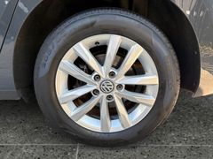 Fahrzeugabbildung Volkswagen Touran Comfortline 1.6TDI DSG Shz NAVI*AHK*SR+WR