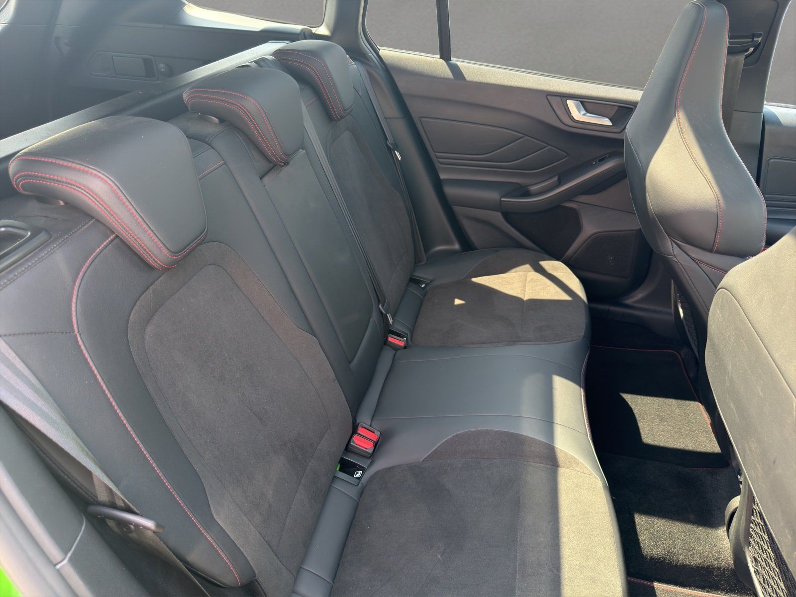 Fahrzeugabbildung Ford Focus ST 2.3 EcoBoost X Panodach/LED/