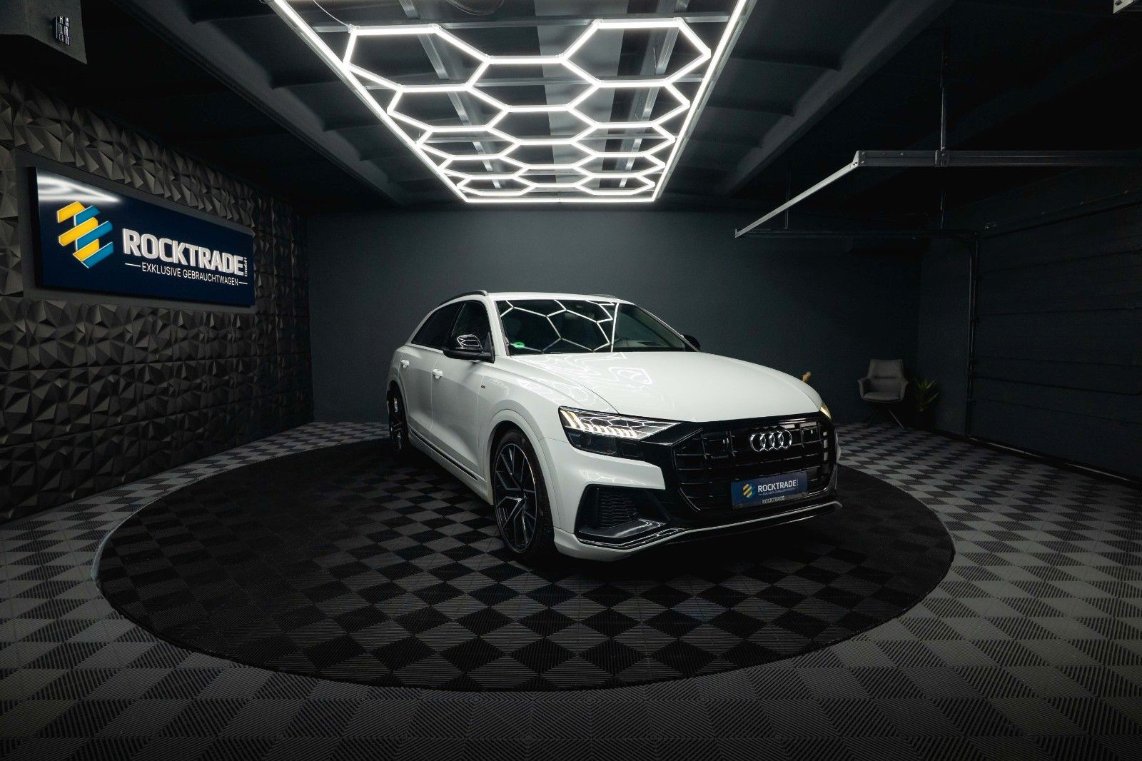 Fahrzeugabbildung Audi Q8 55 TFSI quattro S-Line Plus *ACC*Head Up*22'