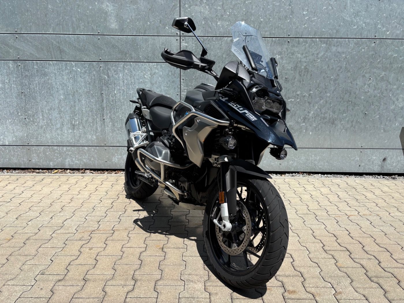 Fahrzeugabbildung BMW R 1250 GS Triple Black Öl inlcusive