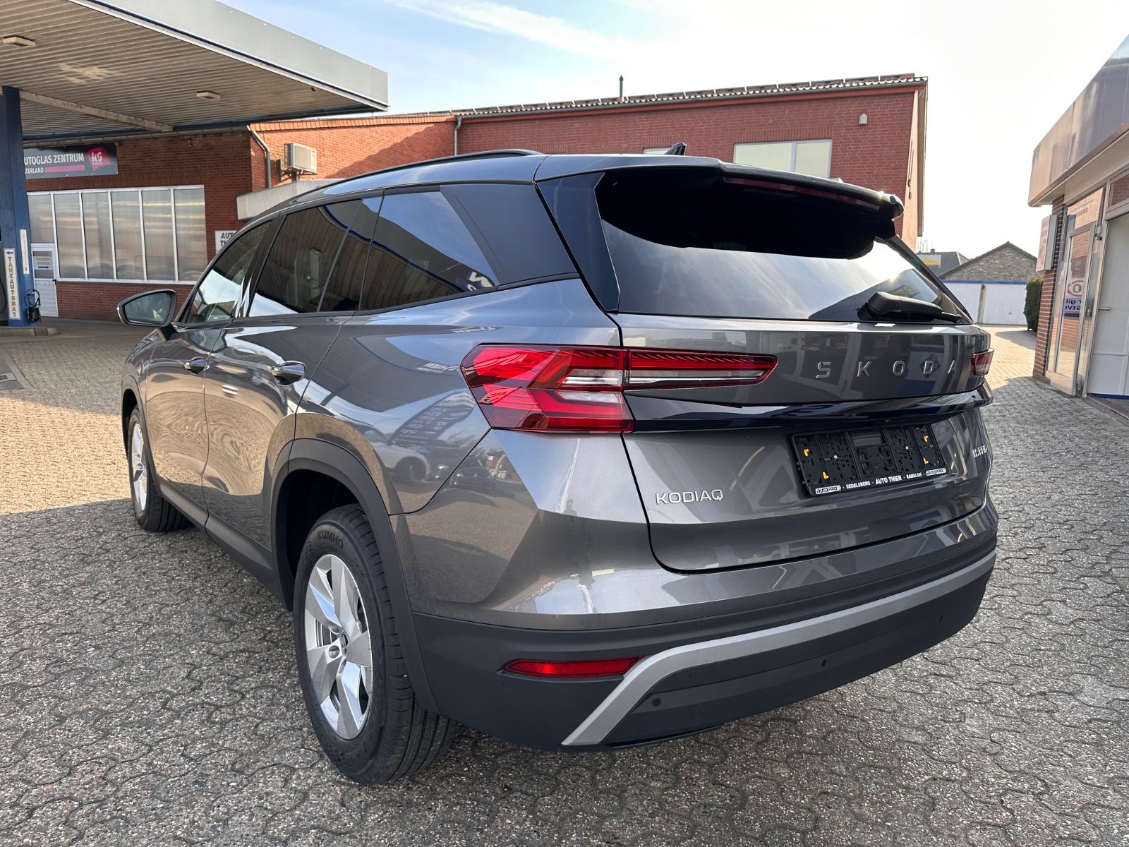 Fahrzeugabbildung SKODA Kodiaq 1.5 eTSI Selection DSG ACC/LED/PDC/SHZ