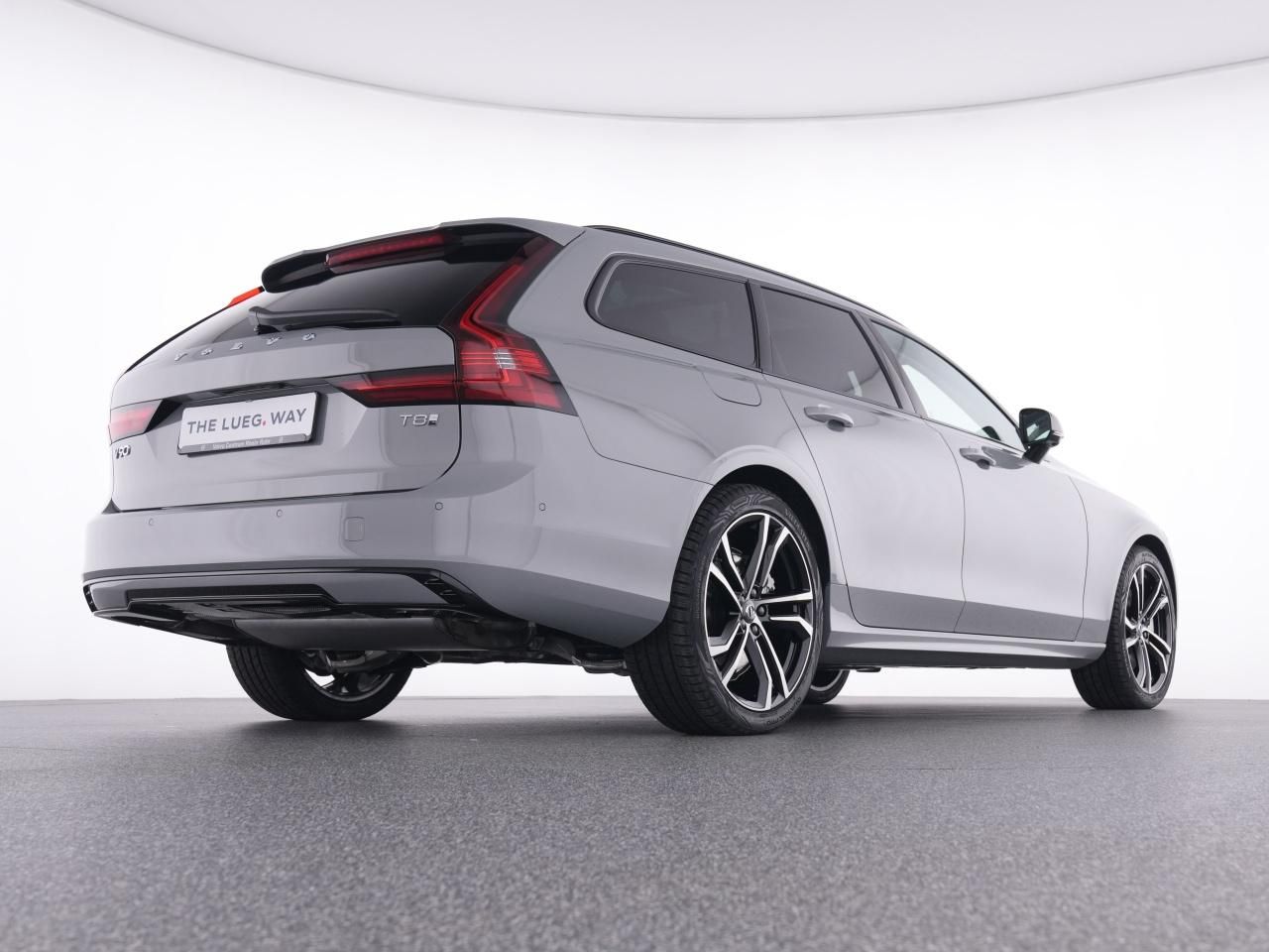 Volvo V90 T8 Recharge UltraDark+Pano+B&W+HUD+ foto 8
