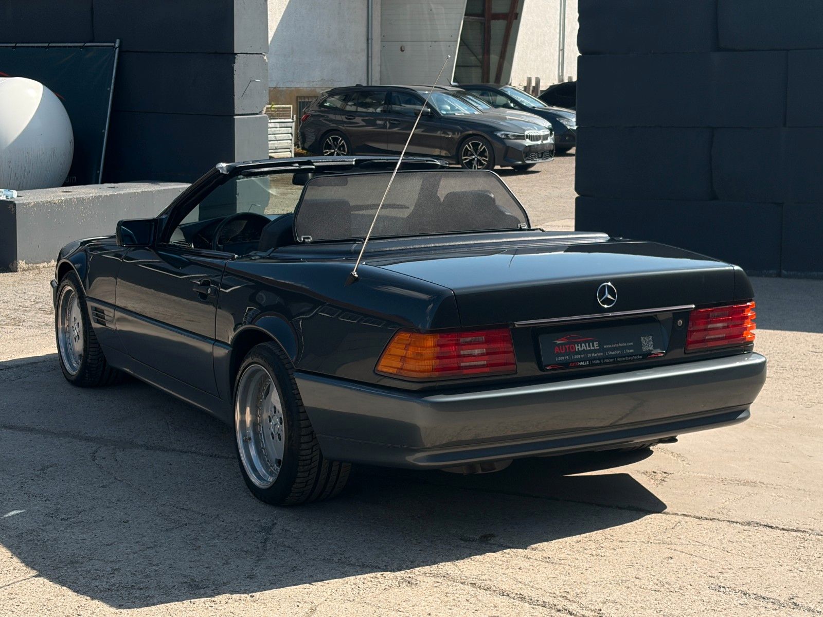 Fahrzeugabbildung Mercedes-Benz SL 320 R129 Cabrio Autom. AMG unfallfrei Note 2