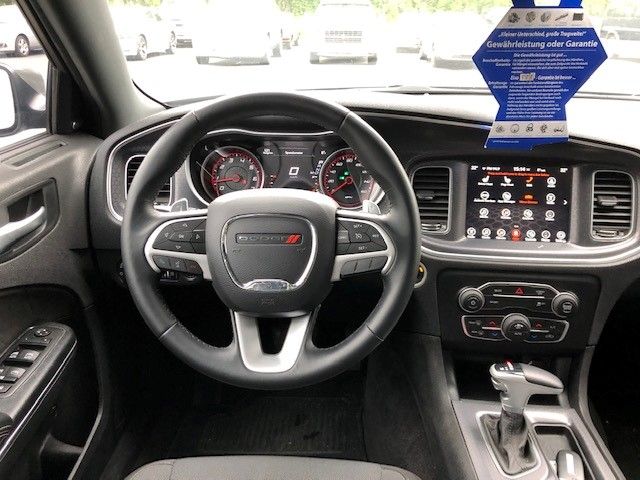 Fahrzeugabbildung Dodge Charger 5.7 V8 HEMI RT 17er Model in grau uni