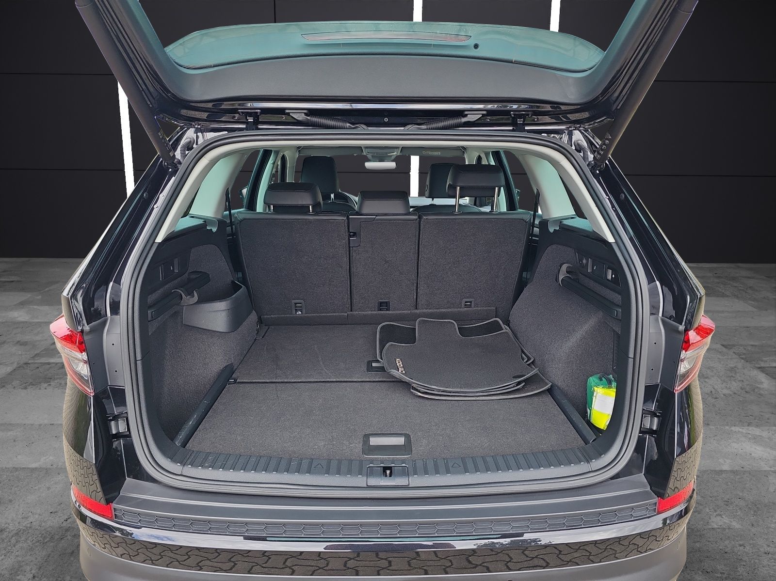 Fahrzeugabbildung SKODA Kodiaq Style 2.0 TDI DSG AHK ACC LED