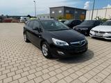 Opel Astra J Sports Tourer Design Edition / EURO 5 - Opel Astra: €