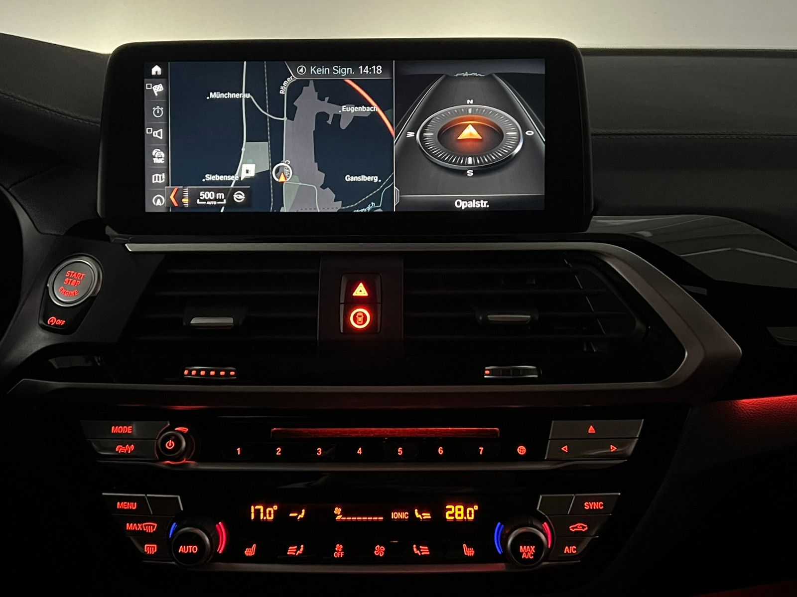 Fahrzeugabbildung BMW X4 xDrive 30 i M SPORT/ACC/H&K/HuD/PANO/DE FZG