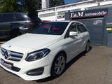 Mercedes-Benz B 250 Urban Automatik*NAVI*XENON*PDC*SHZ*LEDER* - Mercedes-Benz B-Klasse Gebrauchtwagen in Stuttgart
