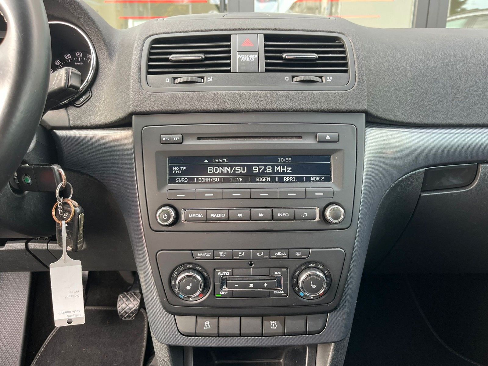 Fahrzeugabbildung SKODA Yeti 1.4TSI Adventure*1.Hand*Allwetter*