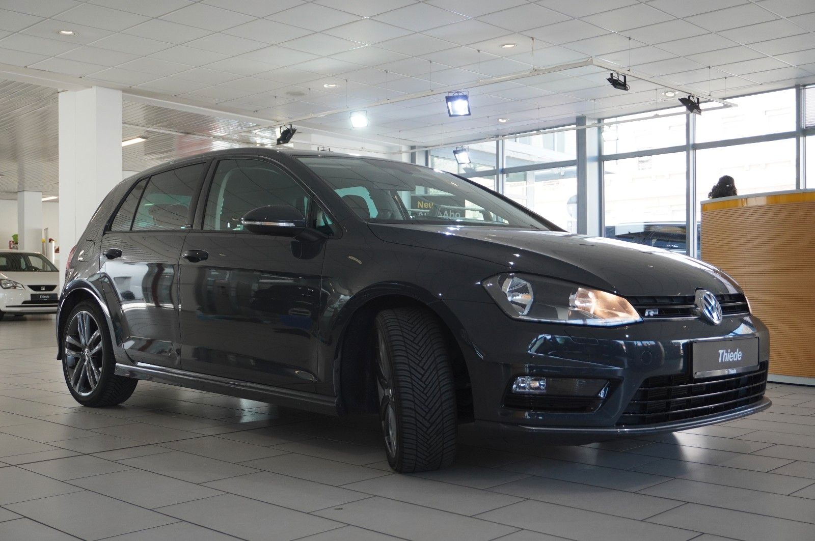 Fahrzeugabbildung Volkswagen Golf VII Lim.  1.2 TSI ALLSTAR NAVI/SHZ/PDC/TEMP